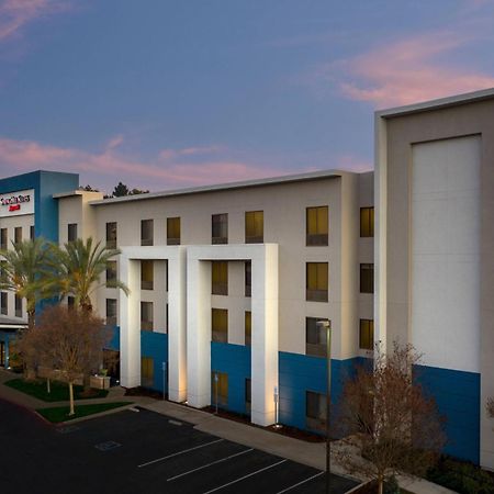 Springhill Suites By Marriott Corona Riverside Bagian luar foto
