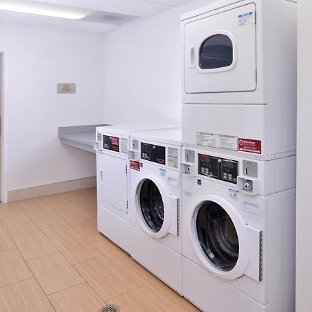 Springhill Suites By Marriott Corona Riverside Bagian luar foto