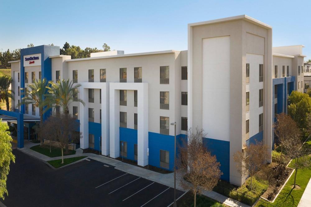 Springhill Suites By Marriott Corona Riverside Bagian luar foto