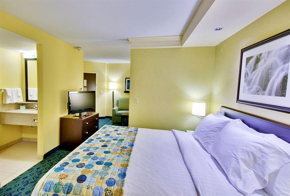 Springhill Suites By Marriott Corona Riverside Bagian luar foto