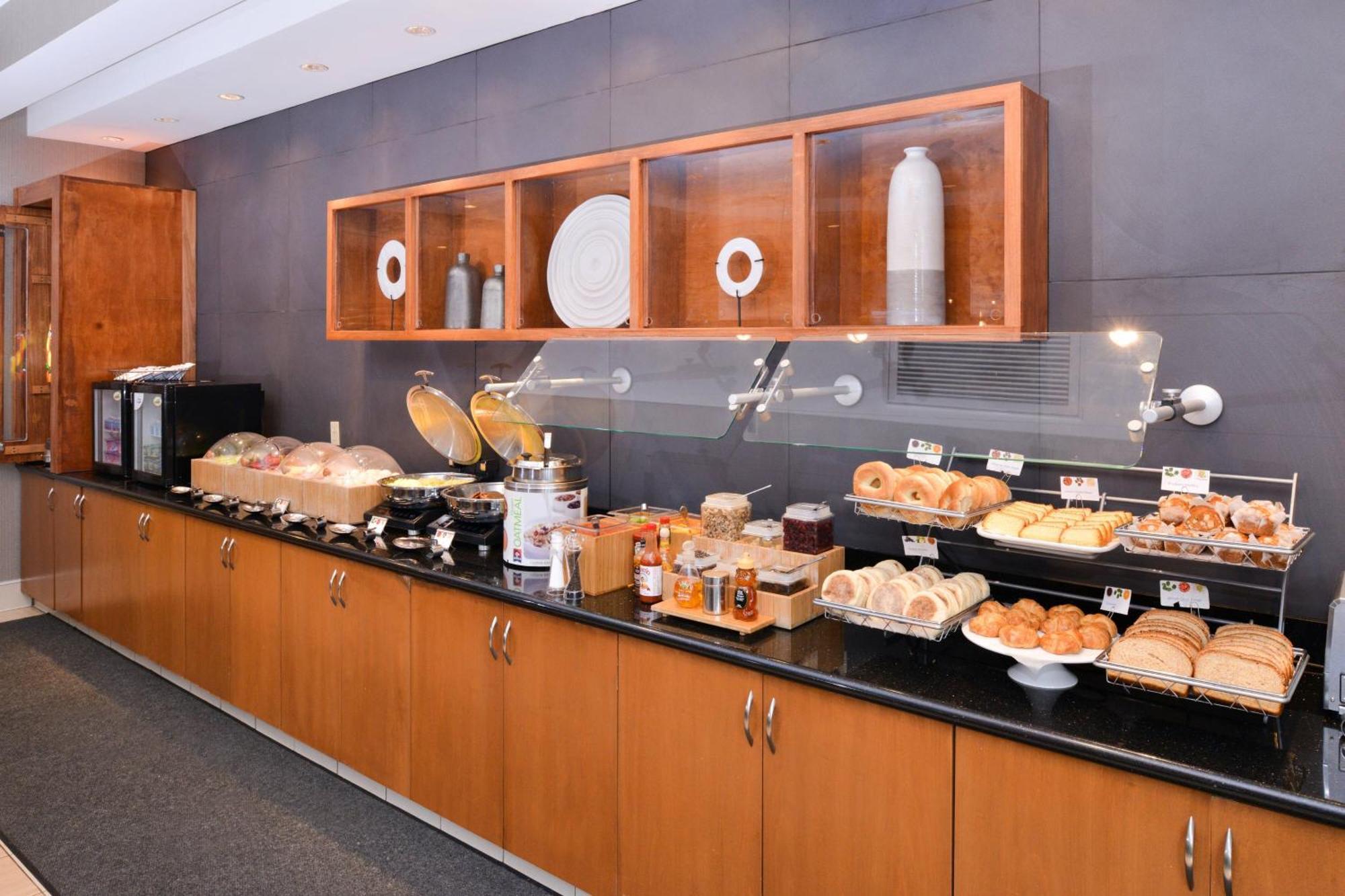 Springhill Suites By Marriott Corona Riverside Bagian luar foto