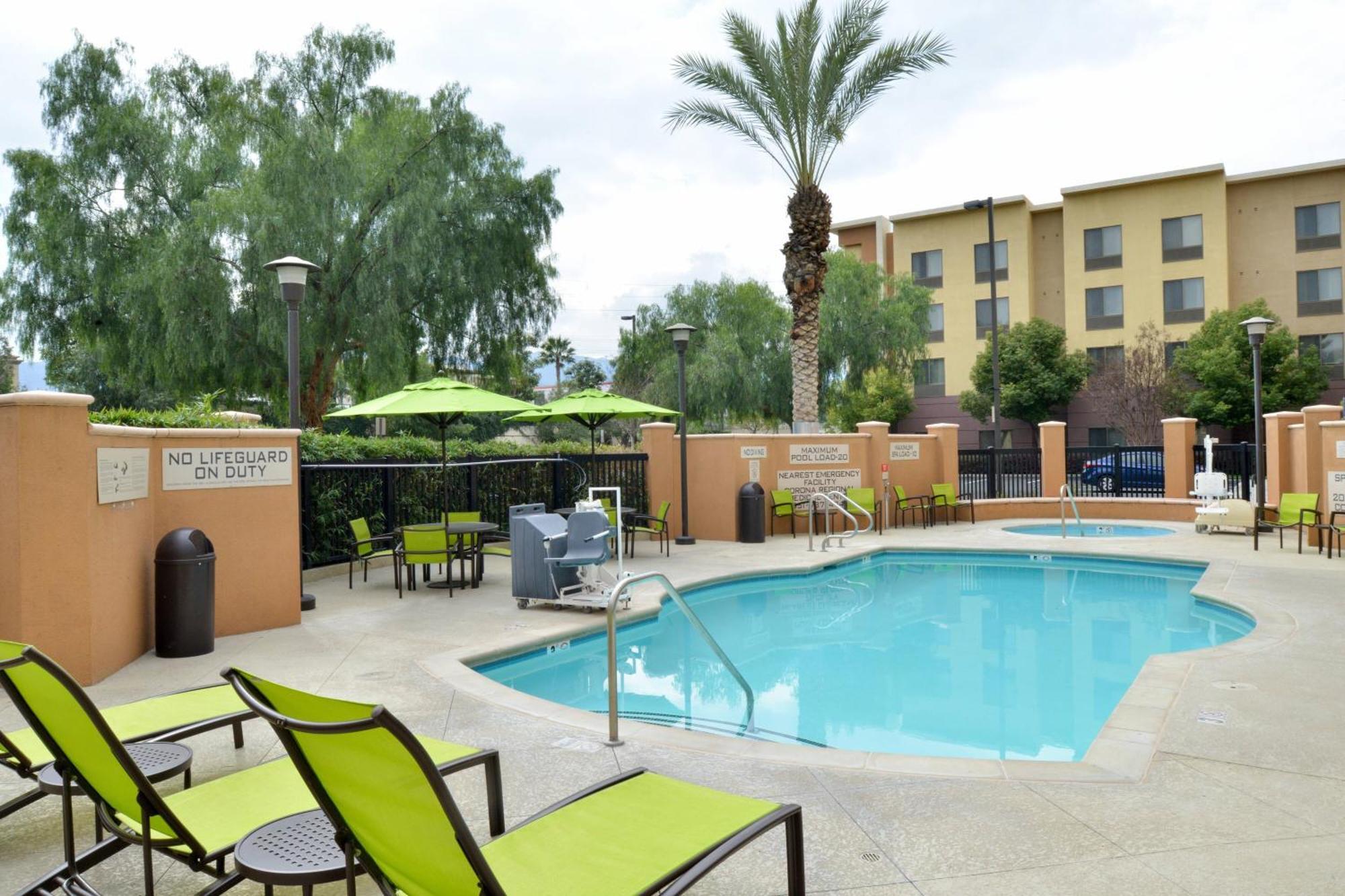 Springhill Suites By Marriott Corona Riverside Bagian luar foto