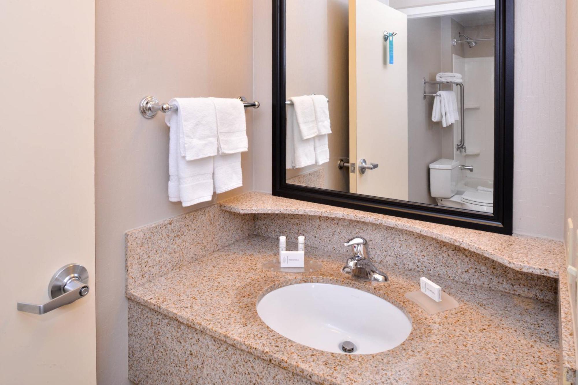 Springhill Suites By Marriott Corona Riverside Bagian luar foto