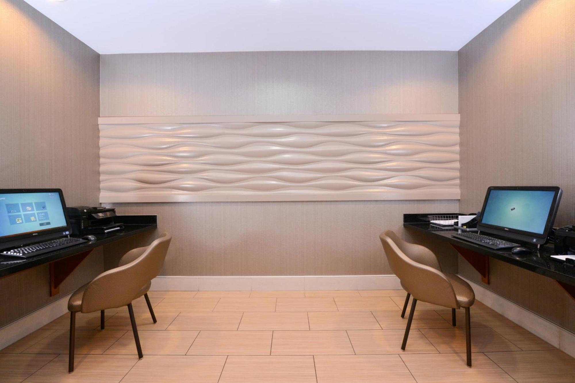 Springhill Suites By Marriott Corona Riverside Bagian luar foto