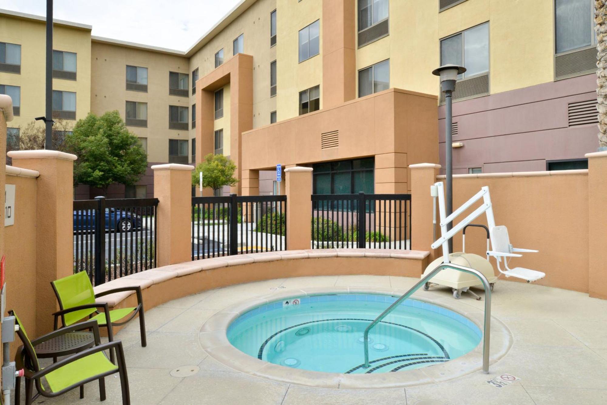 Springhill Suites By Marriott Corona Riverside Bagian luar foto