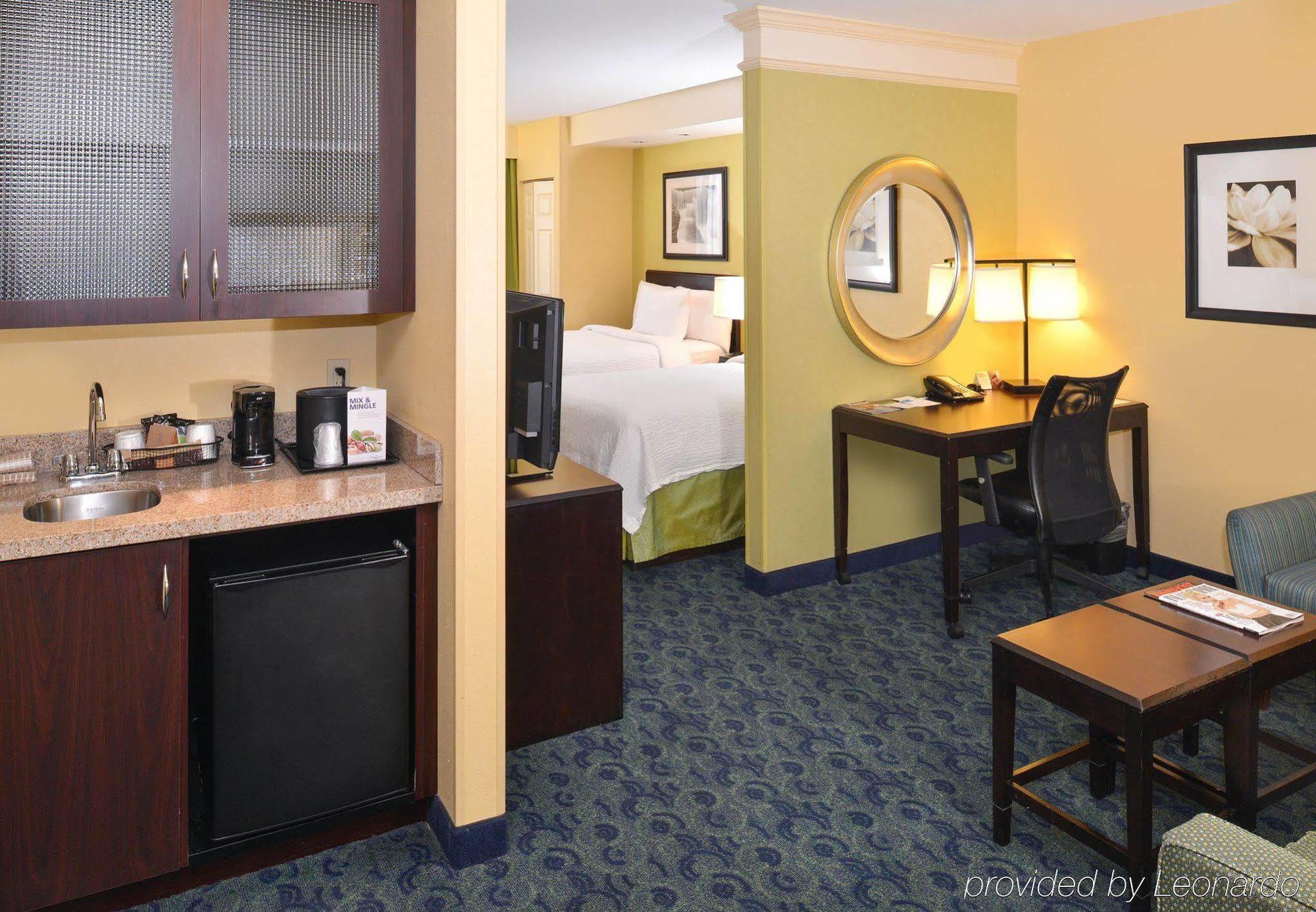 Springhill Suites By Marriott Corona Riverside Bagian luar foto