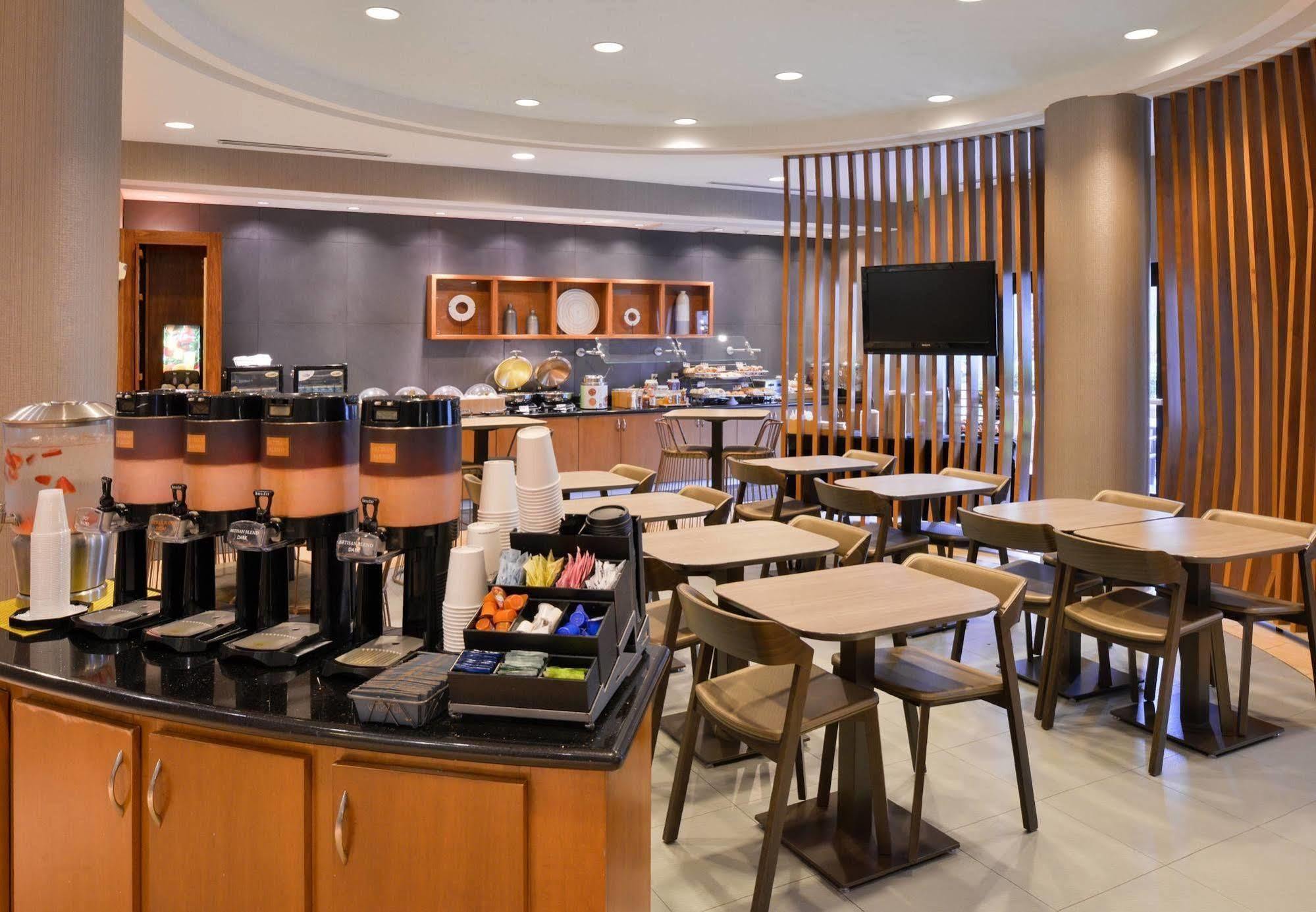 Springhill Suites By Marriott Corona Riverside Bagian luar foto