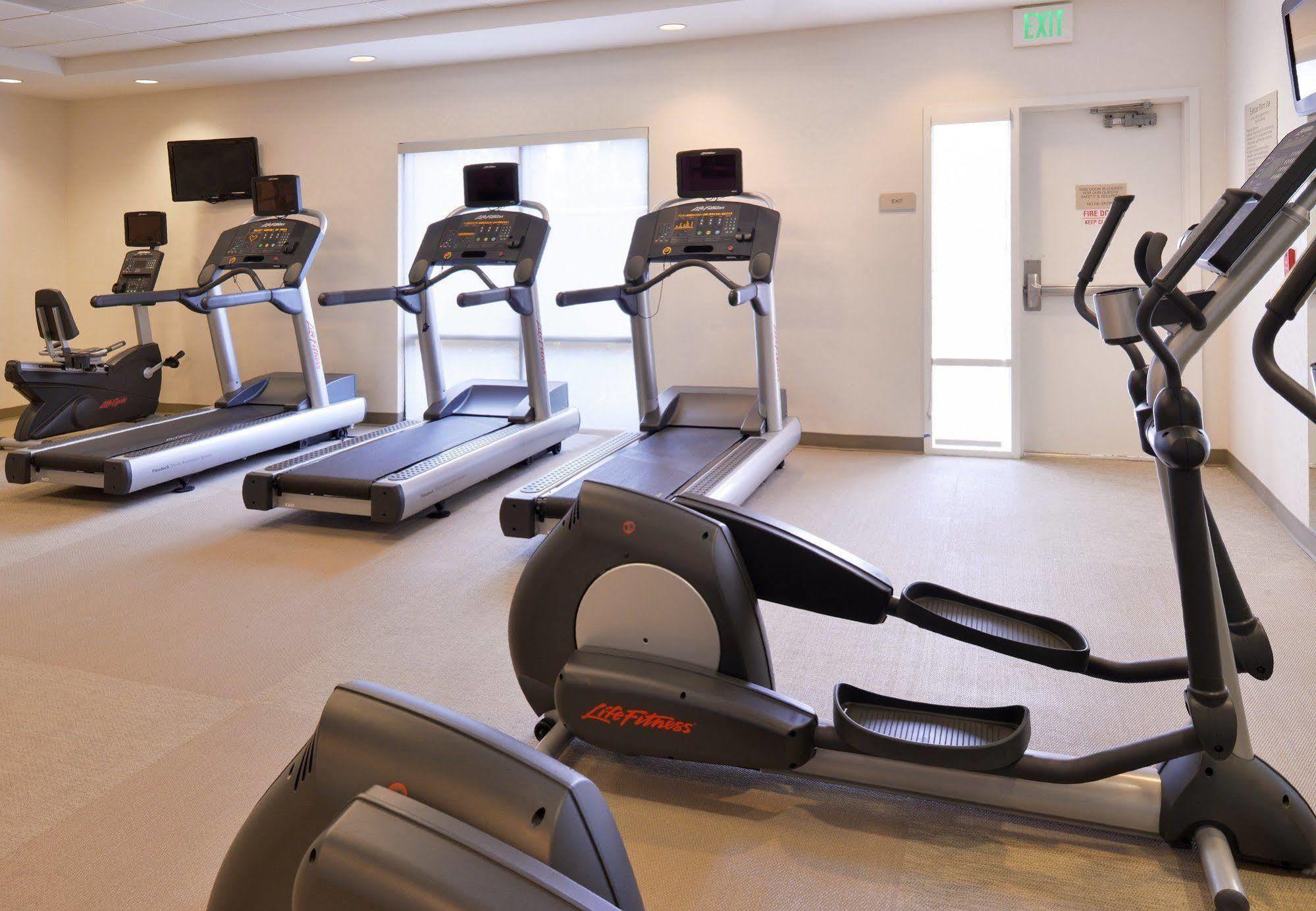 Springhill Suites By Marriott Corona Riverside Bagian luar foto