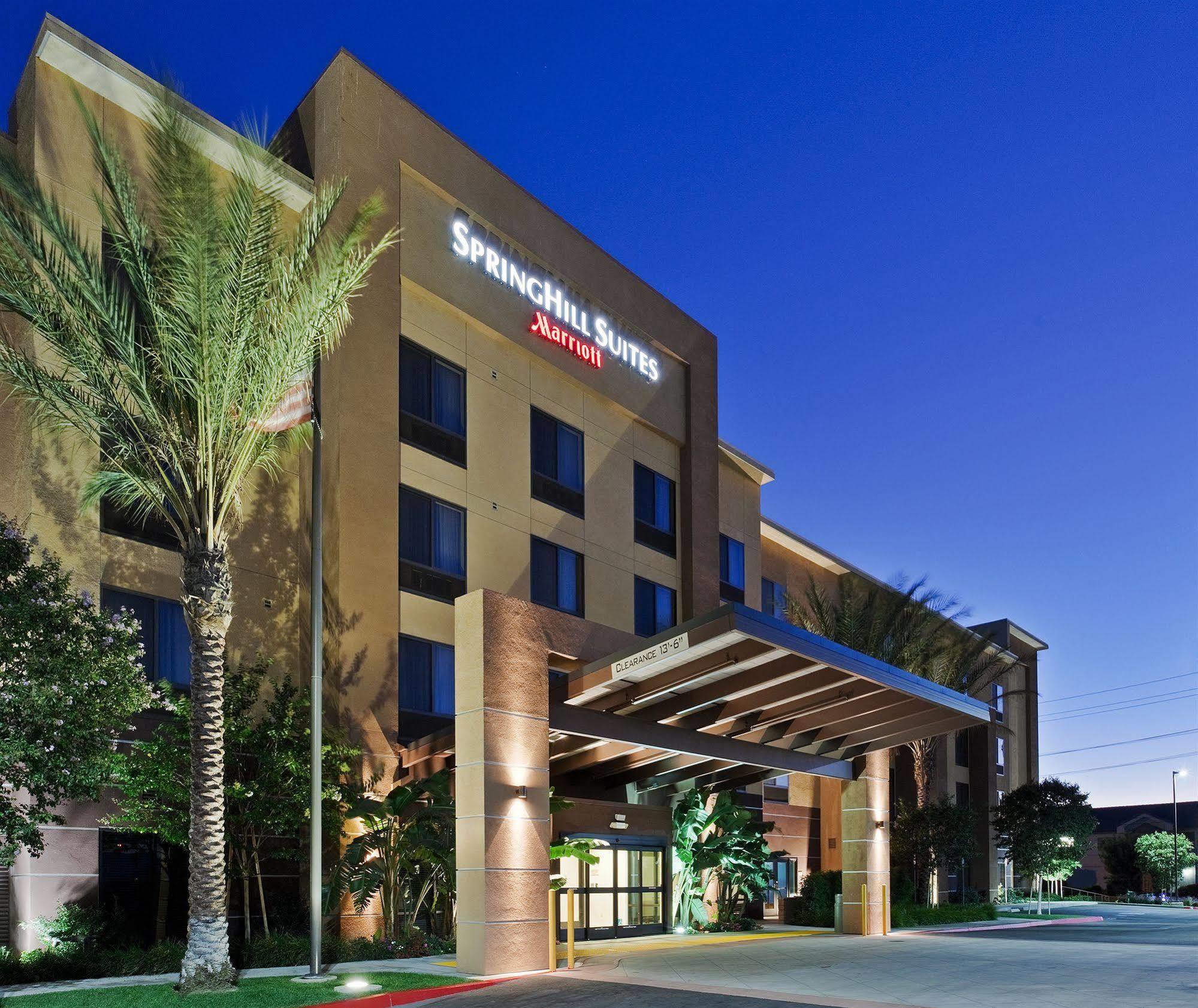 Springhill Suites By Marriott Corona Riverside Bagian luar foto